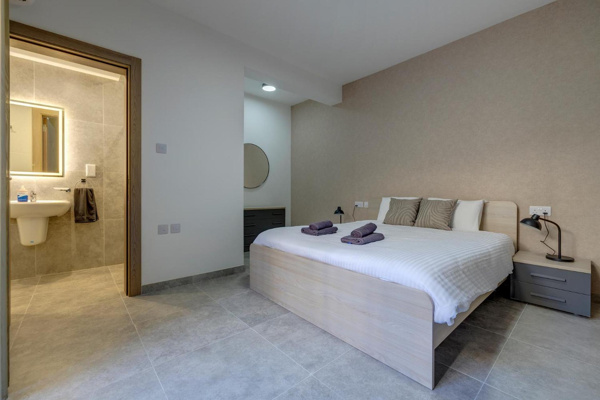 Urban Oasis 3br Duplex In A Prime Location Apartment San Gwann